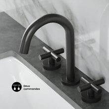 Ivy Courte 20,3 cm. Widespread, Cross Handle, mitigeur de lavabo – finition noir mat