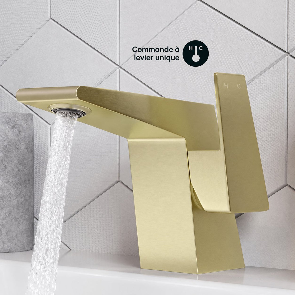 Carre monotrou, monocommande, mitigeur de lavabo – finition or brossé