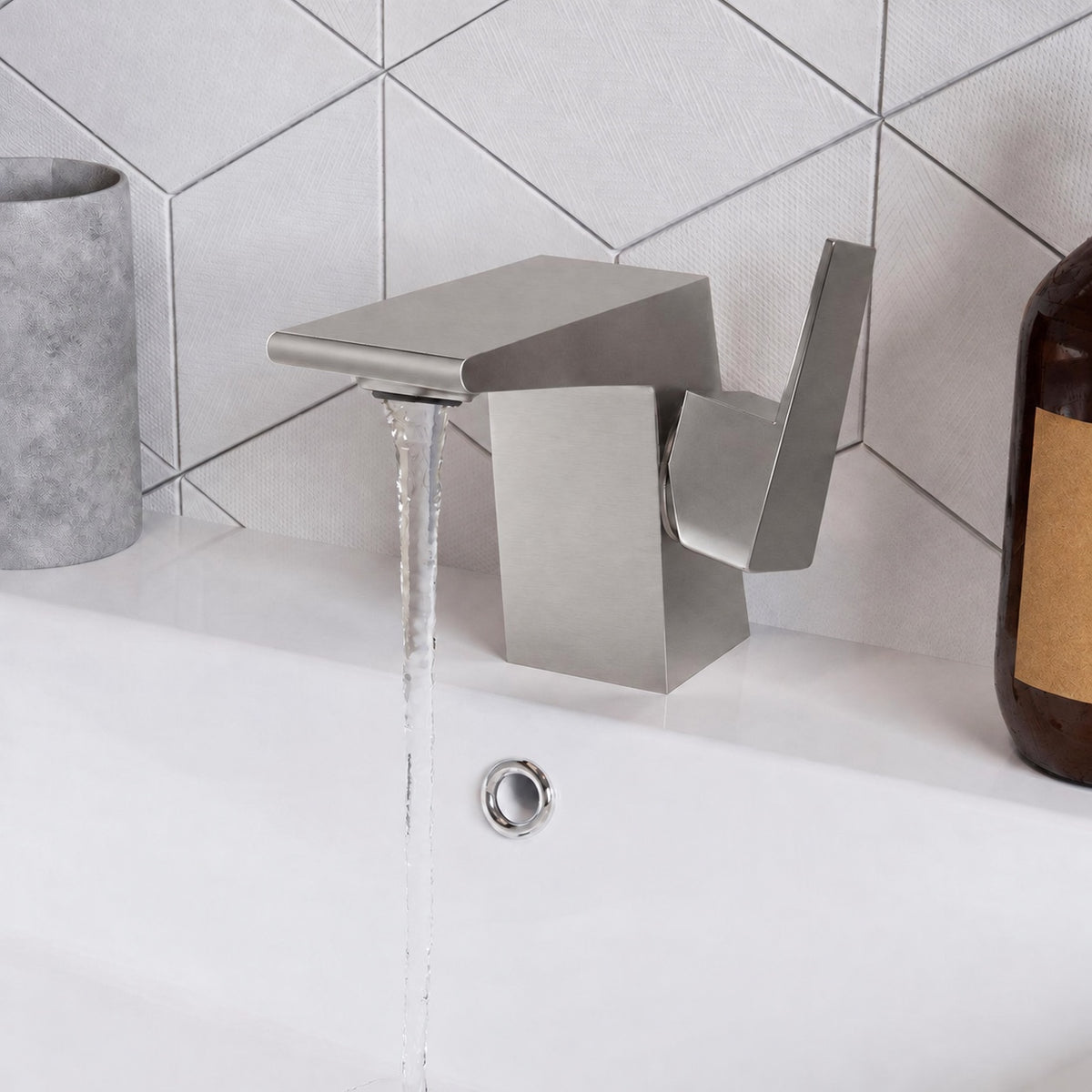Carre monotrou, monocommande, mitigeur de lavabo – finition nickel brossé