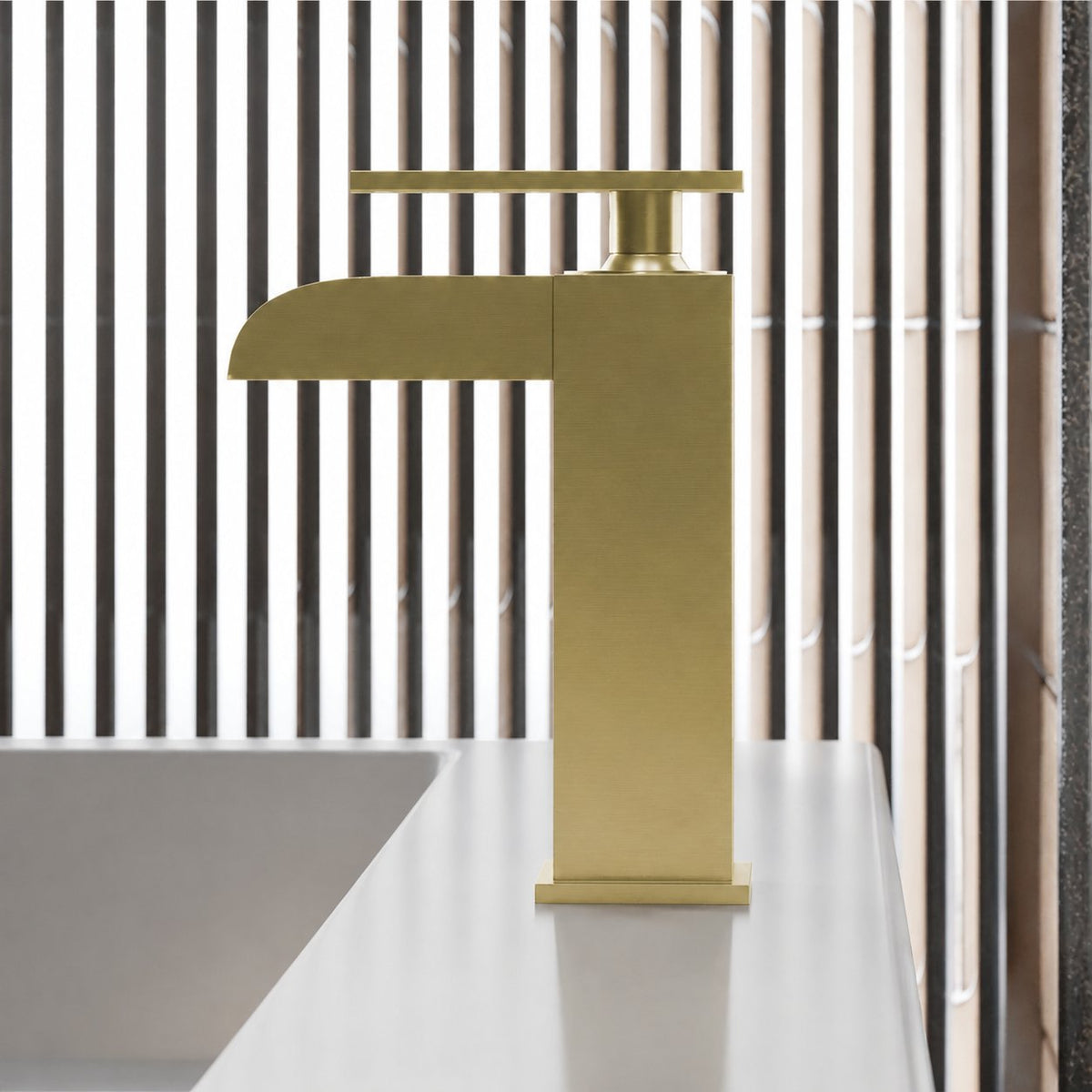 Concorde monotrou, monocommande, Waterfall mitigeur de lavabo – finition or brossé