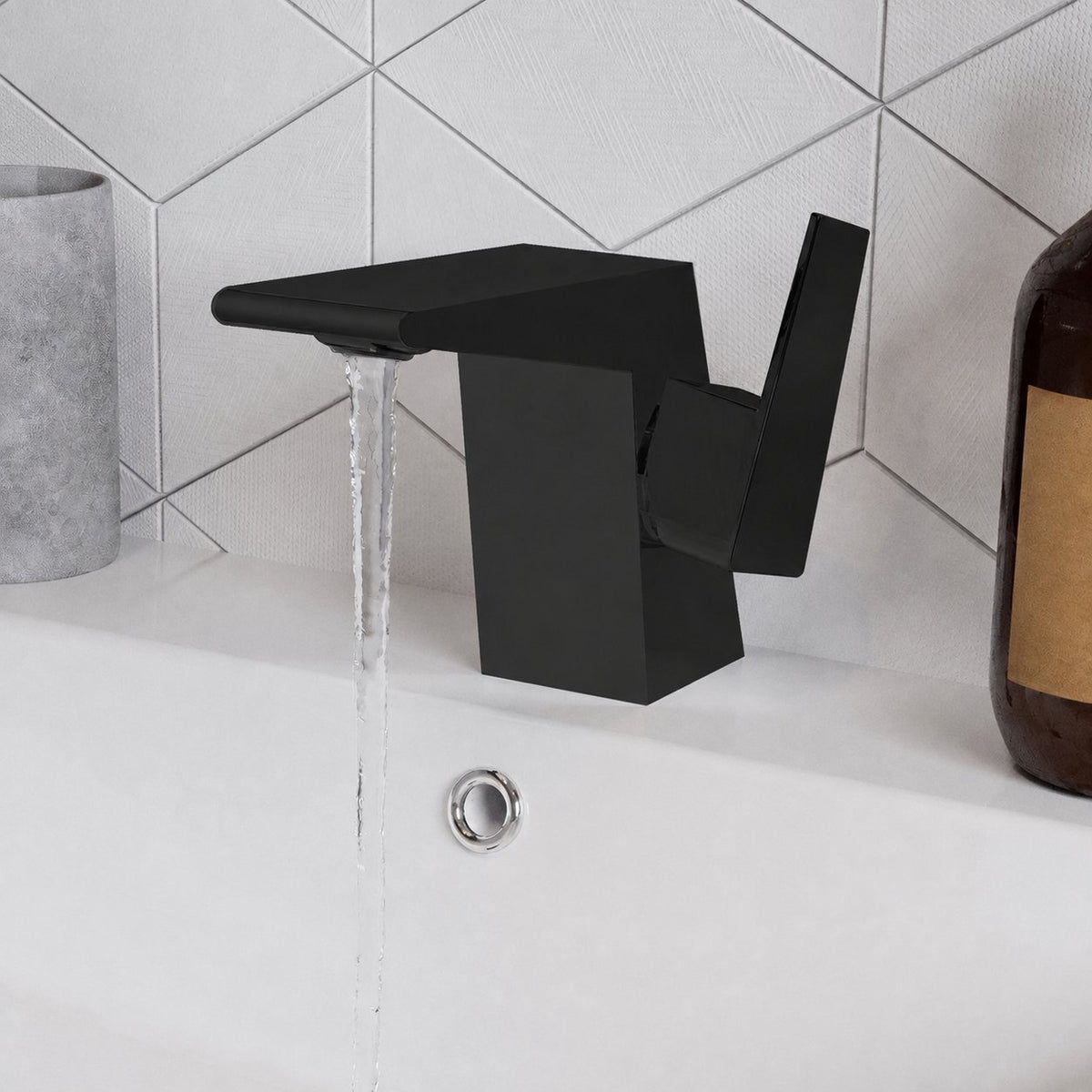 Carre monotrou, monocommande, mitigeur de lavabo – finition noir mat