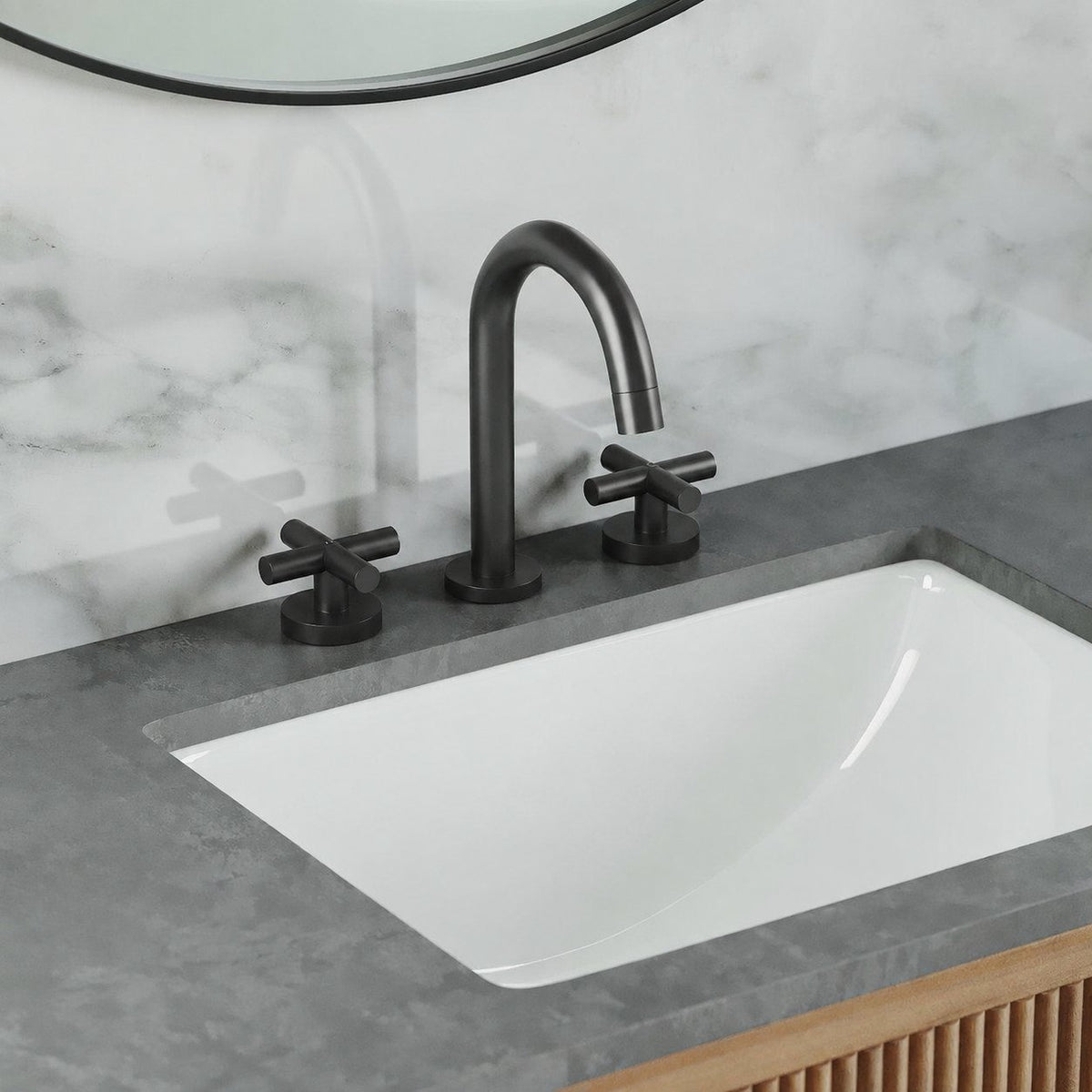 Ivy Courte 20,3 cm. Widespread, Cross Handle, mitigeur de lavabo – finition noir mat