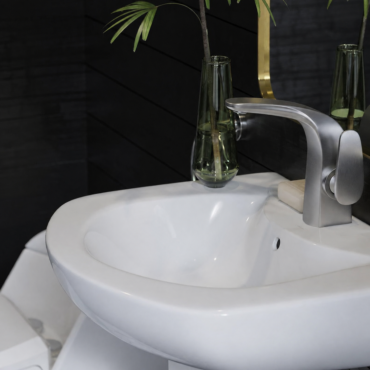 Chateau monotrou, monocommande, mitigeur de lavabo – finition nickel brossé
