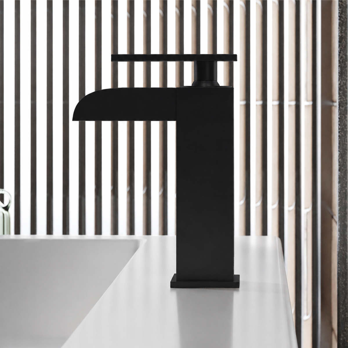 Concorde monotrou, monocommande, Waterfall mitigeur de lavabo – finition noir mat