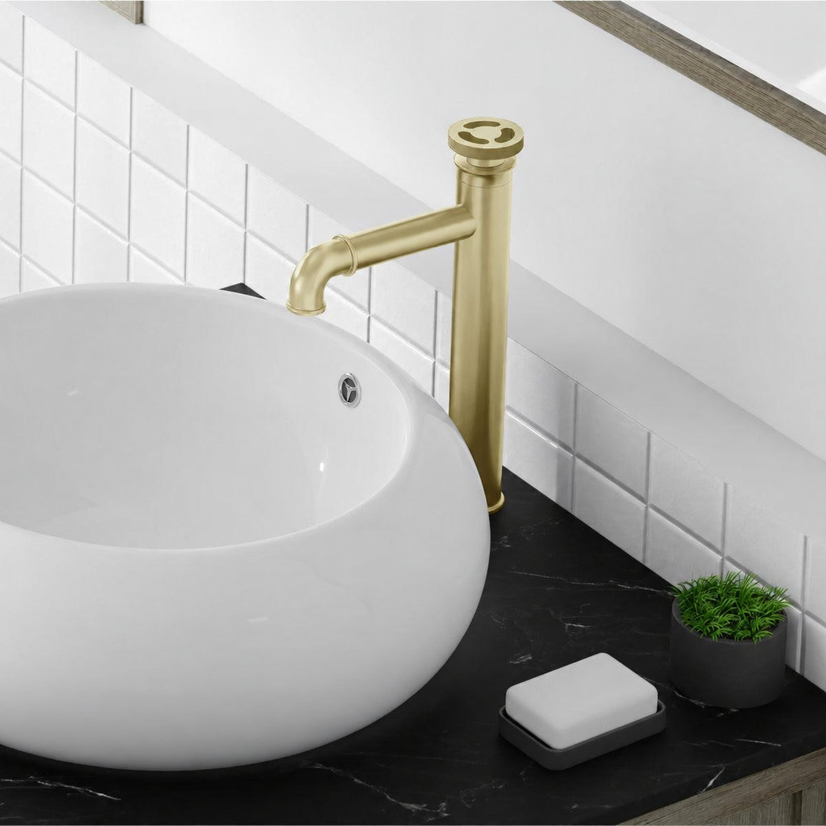 Avallon — Mitigeur de lavabo haut à commande ronde, finition or brossé