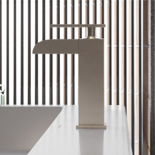 Concorde monotrou, monocommande, Waterfall mitigeur de lavabo – finition nickel brossé