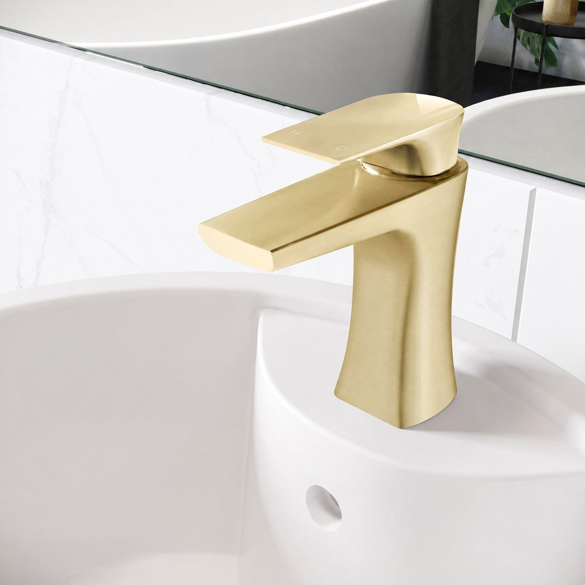 Monaco monotrou, monocommande, mitigeur de lavabo – finition or brossé